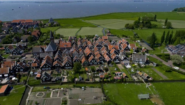 Investeerder aast op Marker woningen